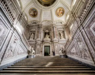 reggia_caserta_scalone_2.jpg