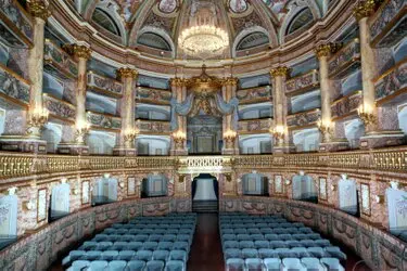 reggia-teatro.jpg