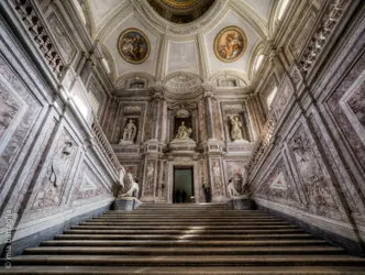 reggia_caserta_scalone.jpg